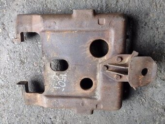 Vana pod kapotu predny zaves veteran