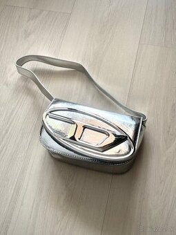 Diesel strieborná (chrome) kabelka
