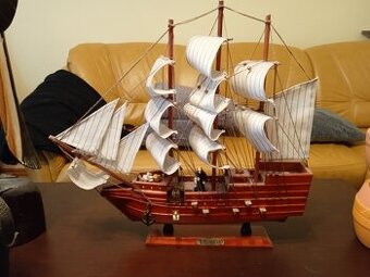 drevená plachetnica