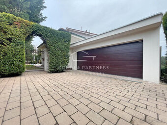 Priestranný rodinný dom s vlastným charakterom, Komárno