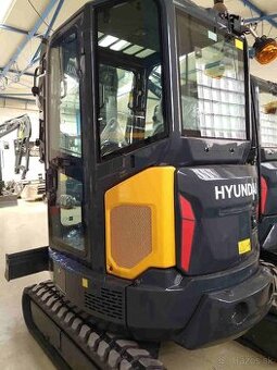 Bager  2,7 t, Hyundai R25Z-9AK - Mimoriadna cena -