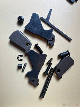 Predám jednotlivé diely pre signalku pistol vz44/67 vz.44/81