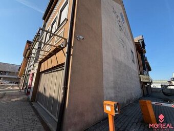 Veľký 96 m2  2 izbový byt s garážovým státím Topoľčany Centr