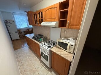 Predám zachovalú kuchynskú linku so spotrebičmi