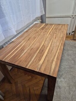 Dreveny jedalensky stol + stolicky