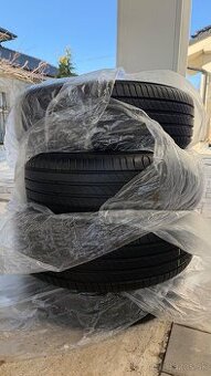 MICHELIN PRIMACY 4 215/65 R17