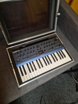 Modal Cobalt 8 + case THON