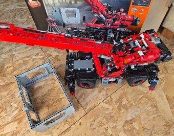 Lego Technic 42082 žeriav