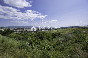 Exkluzívny slnečný pozemok s panoramatickým výhľadom