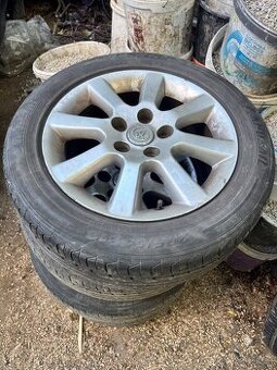 Elektróny Toyota 205/55/r16
