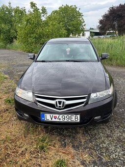 Predám hondu Acord 2.2 103kw 6q 1700€