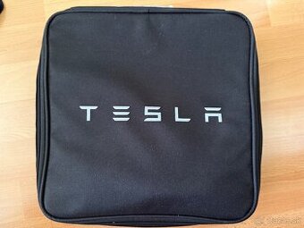 Tesla nabíjačka