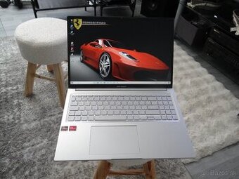 16" ASUS VIVO AMD 6x4.3GHz/ 16GB RAM/ 256GB SSD / AMD Grafi