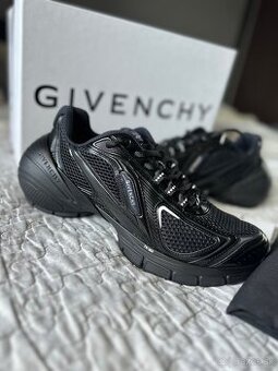 Givenchy - original