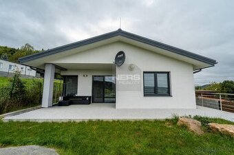 Novostavba 4i domu s garážou v obci Sokoľ