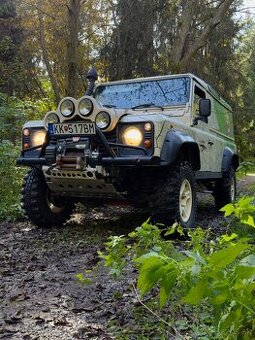 Land Rover Discovery 2.5 Td5 (2003), 90 kW, offroad špecial