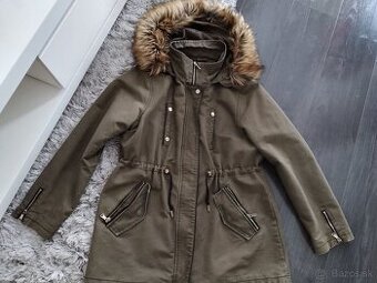 Teplá bunda s kapucňou M/L