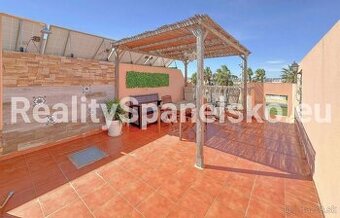 Prostorný dvoupodlažní dům poblíž Růžového jezera 239.990EUR