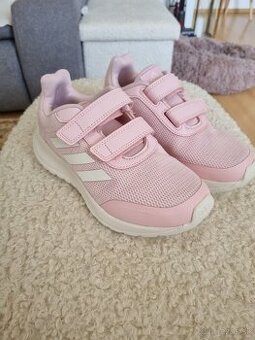 Dievčenské Adidas tenisky veľkosť 33