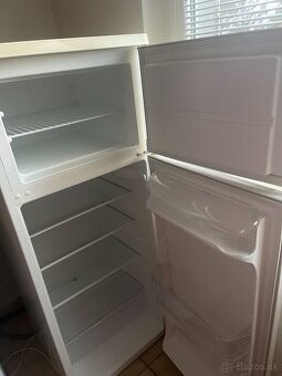 Predám chladničku Zanussi využívaná minimálne