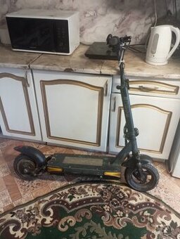 Predám elektrickú kolobežku ENGWE je plné funkčna