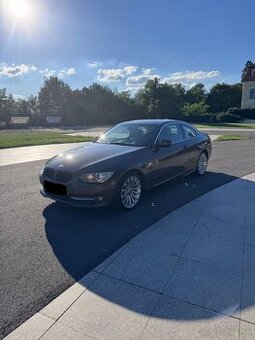 BMW 320d 3 Coupé 2011