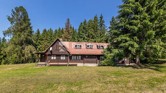 Chata zasadená do liptovskej prírody