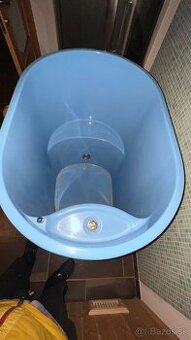 Ochladzovacia kada s napustacou tryskou.