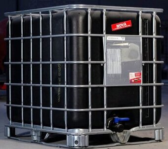 Predám 2 čierne 1000 litrové IBC kontajnery