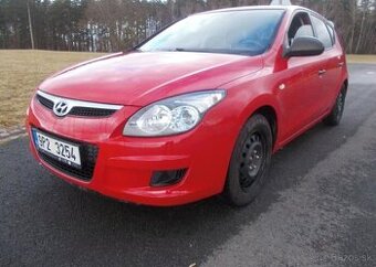 Hyundai i30 1,4 80KW nová STK,klima benzín manuál 80 kw