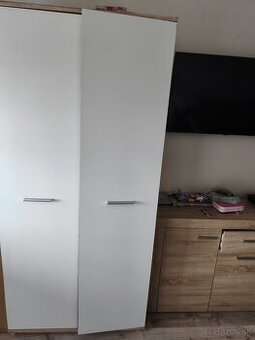 Darujem skriňu za odvoz