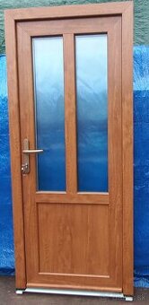 Predám vchodové dvere 88x202 zlaty dub/b , 100x 210 biela