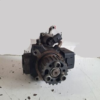 Vstrekova. čerpadlo Volkswagen Passat B7 1.6 TDI 03L130755H