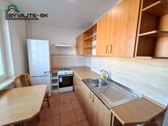 Trojizbový byt na prenájom v centre mesta Prievidza.