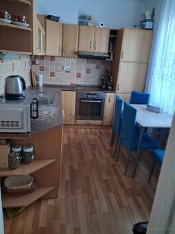 Útulný 4-izbový byt na prenájom – Tlmače