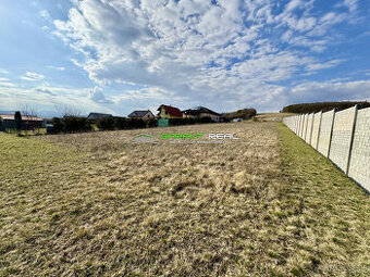 Predaj stavebný pozemok 1425 m2/ 2 pozemky po 650 m2, Svinia