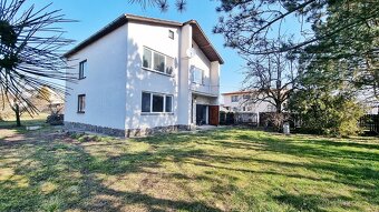 Zaujímavý 5-izbový rodinný dom s garážou, Seňa