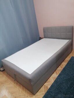 Posteľ s úložným priestorom