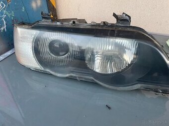 Predám predné svetlá BMW X5 E53 xenón
