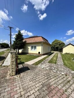 Na predaj rodinný dom na veľkom pozemku. Bruty NCS-899