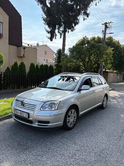 Toyota Avensis 1.6 benzín