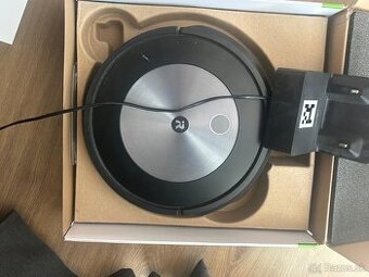 Roomba j7