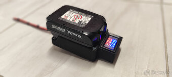 Adaptér batérie makita 18V s voltmetrom ( Hranatý/Okrúhly )