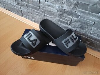 Nenosené dámske šľapky Fila c.39