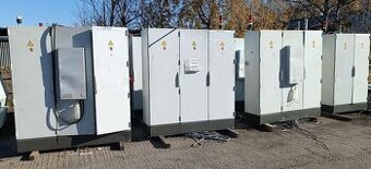 Ovládacie skrine 400V – ističe, relé, PLC, priemyselný rozvá