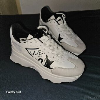 Predam nove adidas botasky 40.5velkost a dalšie su 41tky