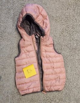 Darujem dievčenské oblečenie veľkosti prevažne 98-104 3-4 r.