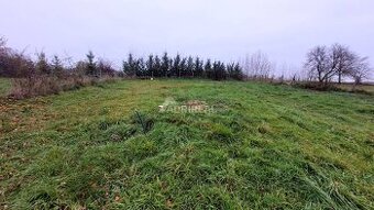 PREDAJ: Posledný voľný St. pozemok Sľažany s IS - 594 m2;