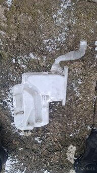 Nádržka ostrekovačov Superb III