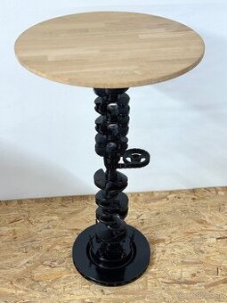 Predám vysoký stolík z autodielov